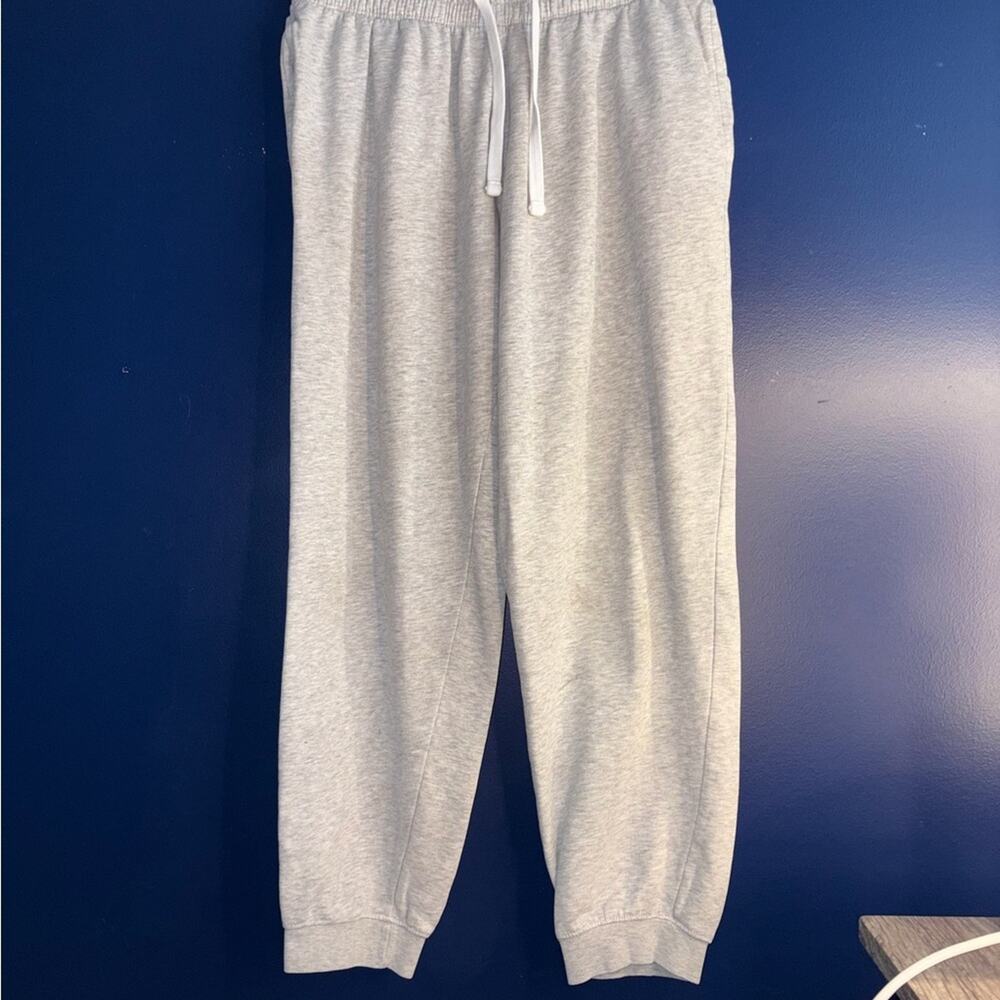 H&M Light Gray Regular Fit Sweatpants size M - Picture 8 of 9